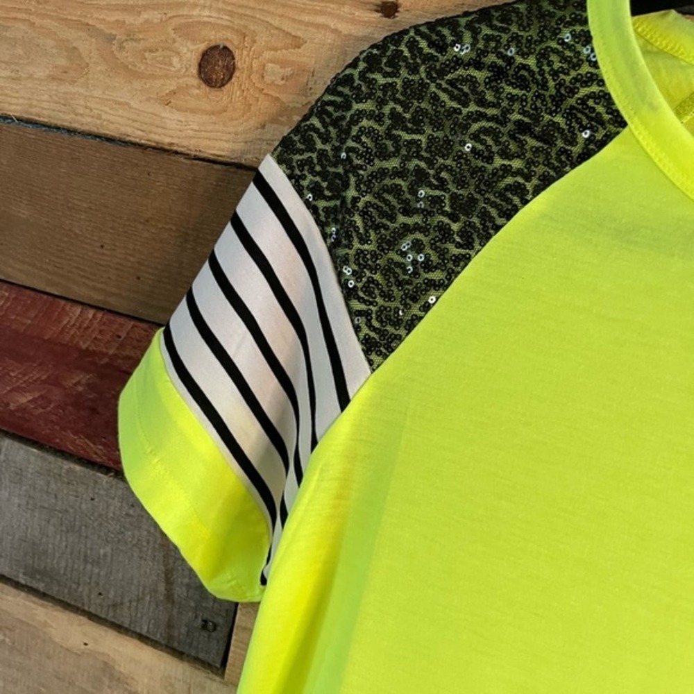 Sunshine & Rodeos Neon Sequin Shoulder Top Size Medium - Picture 5 of 11